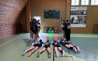 Dorostenky průběžně třetí